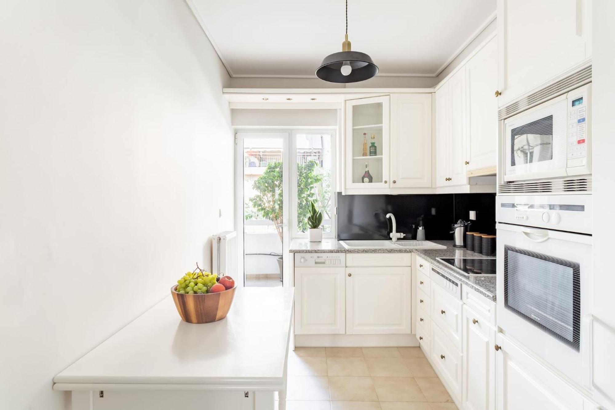 Fresh Detailed Stylish Apartment At Acropolis アテネ エクステリア 写真