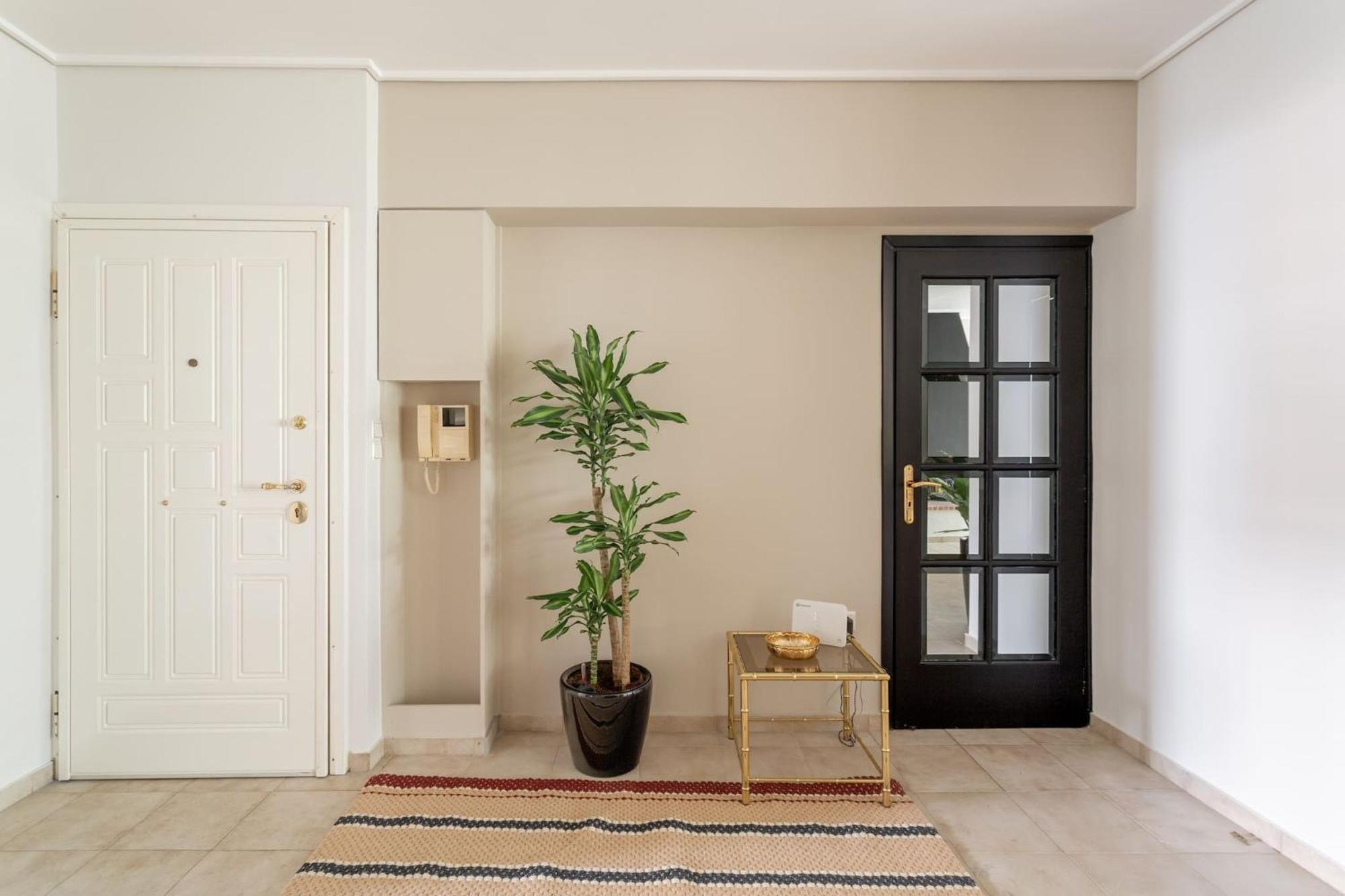 Fresh Detailed Stylish Apartment At Acropolis アテネ エクステリア 写真
